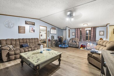 5_Living-Room_1800x1200_4083779