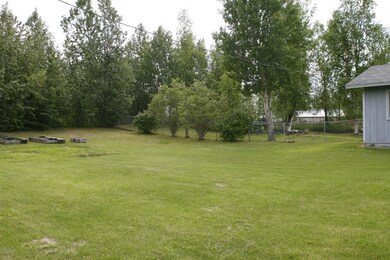 6150 Duff - 005 Front Yard Left_K4_0035