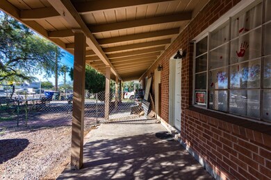 Unit 2  Front Porch b