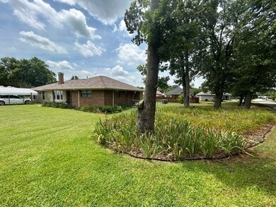 1046 Thatcher St, Denison, TX 75020 - photo 4