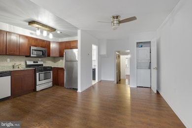 240 W Girard Ave unit 3, Philadelphia, PA 19123 - photo 2