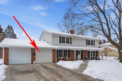 N67W6928 Cleveland St unit 2, Cedarburg, WI 53012 - photo 2