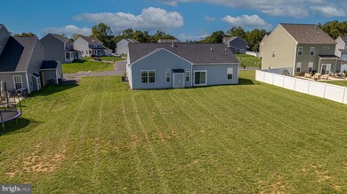 585 Calvert Cir, Bunker Hill, WV 25413 - photo 5