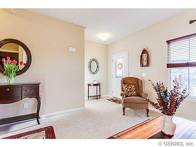 Living Room entyr