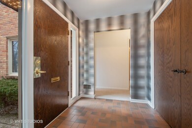 2000 Plymouth Ln unit 1, Northbrook, IL 60062 - photo 4