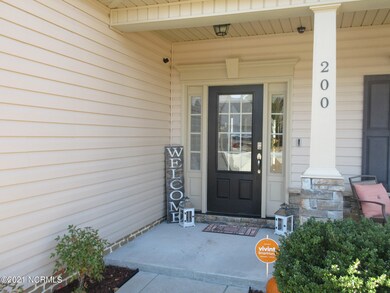200 Wedgefield Cir - Front Door
