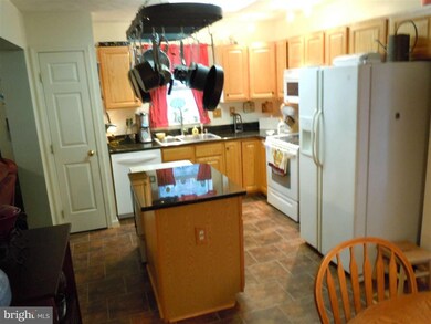 9540 Oakhurst Dr, Columbia, MD 21046 - photo 7