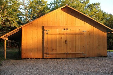 Brand new barn gives many options -...