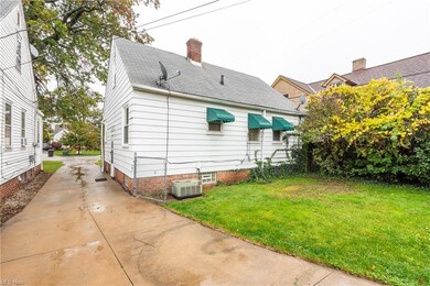 Yes, glass block windows in the basement!