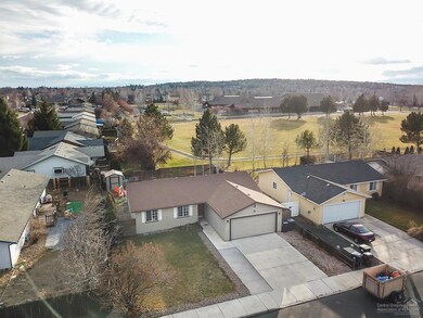 2824 SW Metolius Ave, Redmond, OR 97756 - photo 3