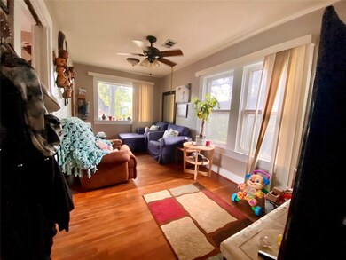 631 Wainwright St, Houston, TX 77022 - photo 2