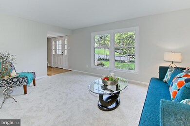 9823 Wolcott Dr, Burke, VA 22015 - photo 5