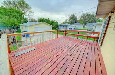 3326 Randolph St, Waterloo, IA 50702 - photo 5