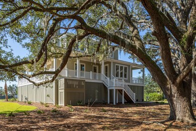 Beautiful Grand Oaks