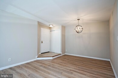 5908 Cove Landing Rd unit 204, Burke, VA 22015 - photo 3