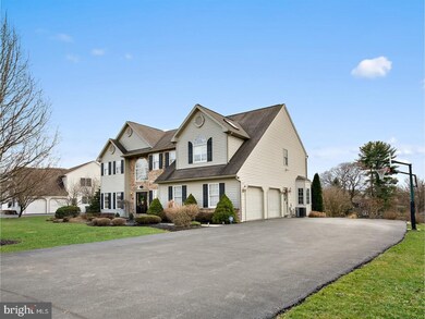 502 Farmingdale Dr, Douglassville, PA 19518 - photo 3