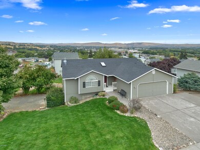 815 S 4th St Loop - Selah, WA 98942