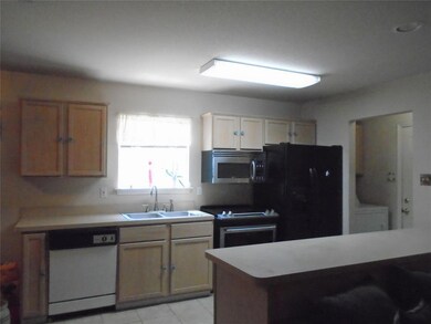 404 W Wardville St, Cleburne, TX 76033 - photo 6