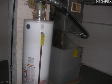 21410 Gardenview Dr, Maple Heights, OH 44137 - photo 7