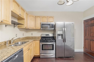 21 Kenyon St unit 1, Providence, RI 02903 - photo 3