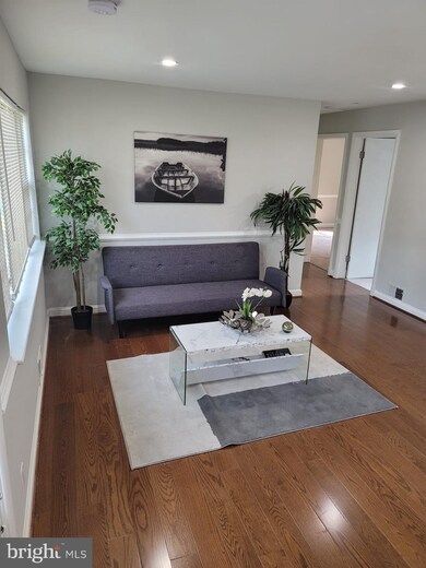 6210 Seabrook Rd, Lanham, MD 20706 - photo 2