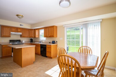 4512 Del Mar Dr, Reading, PA 19606 - photo 6