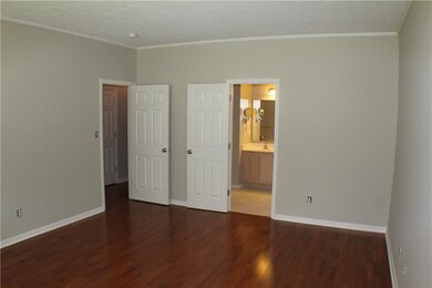 12287 Carriage Stone Dr, Fishers, IN 46037 - photo 4