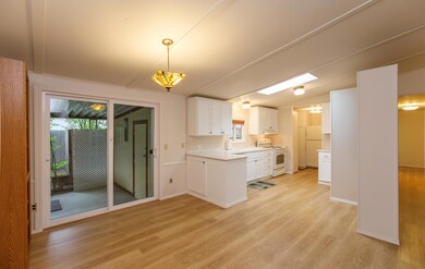 Dining room/kitchen