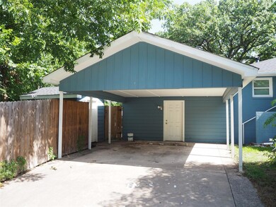 925 S Denton St, Gainesville, TX 76240 - photo 4
