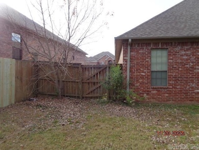 131 Fontainbleau Dr, Maumelle, AR 72113 - photo 2
