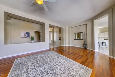 109-FrontRoom_4