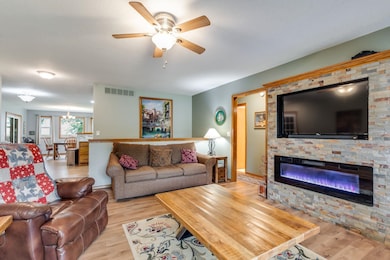 113 N Queen St, Maize, KS 67101 - photo 5