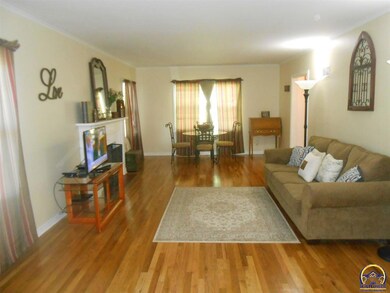 2913 SW 20th St, Topeka, KS 66604 - photo 7