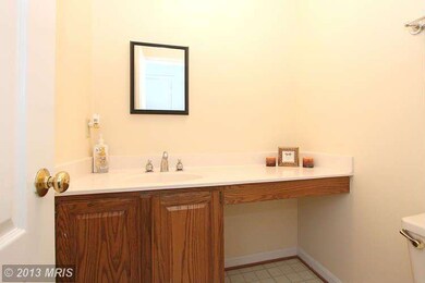 708 Brandon Green Dr, Silver Spring, MD 20904 - photo 4