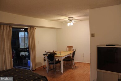 1807 Snow Meadow Ln unit T2, Baltimore, MD 21209 - photo 5