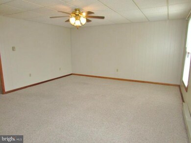 155 Meadowcreek Dr S, Chambersburg, PA 17202 - photo 7