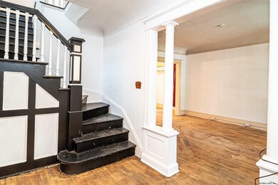 30 Cuyler Ave, Albany, NY 12209 - photo 7