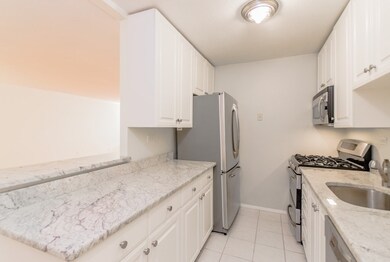 Hawthorne Place Condominium unit 9N, Boston, MA 02114 - photo 4