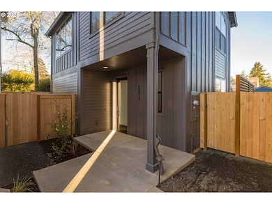 5073 NE 37th Ave, Portland, OR 97211 - photo 4