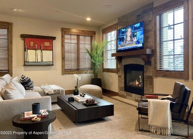 Living Room Lounge