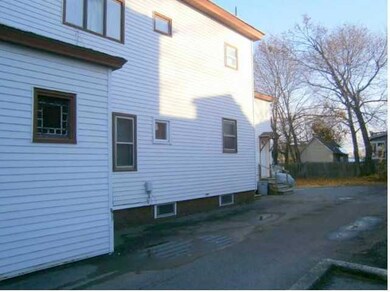 Parking Lot/Garage. Paved driveway...