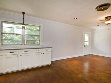 1220 Chestnut St, San Marcos, TX 78666 - photo 3