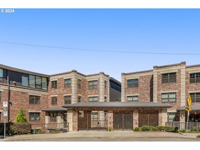 The Cambridge unit A104, Portland, OR 97210 - photo 2