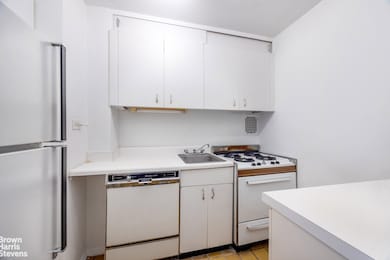 240 E 35th St unit 6D, New York, NY 10016 - photo 4