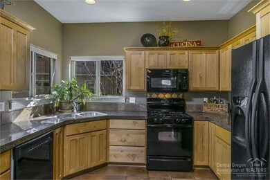 2912 NW Wild Meadow Dr, Bend, OR 97701 - photo 3