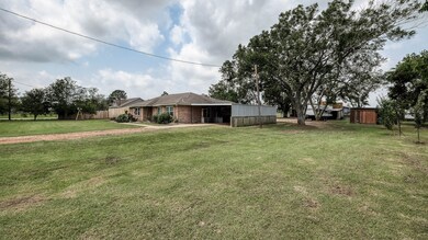 12823 Lee Rd, Waller, TX 77484 - photo 4