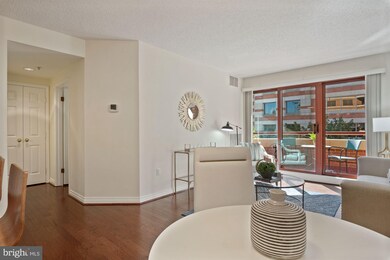 Emerson House on the Park unit 405, Washington, DC 20037 - photo 7