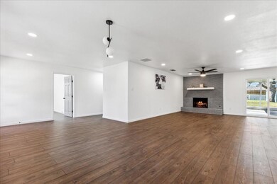 205 Belmont Dr, Hurst, TX 76053 - photo 5