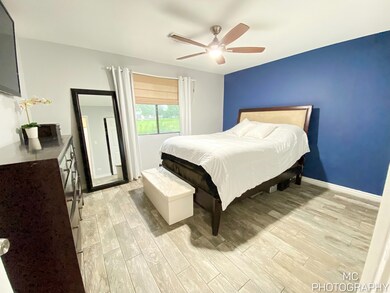 1565 Perry Ct unit B, Aurora, IL 60505 - photo 3