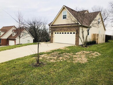 829 Isaac Shelby Cir E, Frankfort, KY 40601 - photo 4